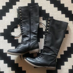 Mossimo lace up boots